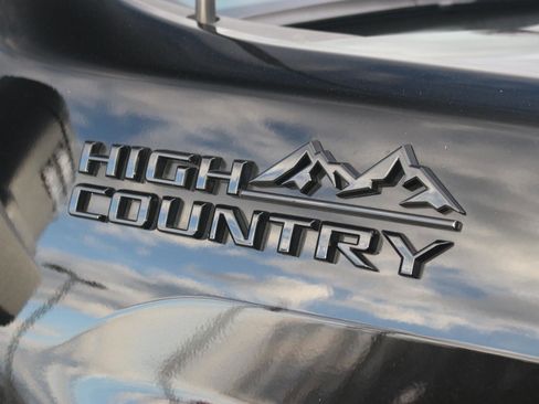 Used 2024 Chevrolet Silverado 2500 High Country w/ Midnight Edition image 11