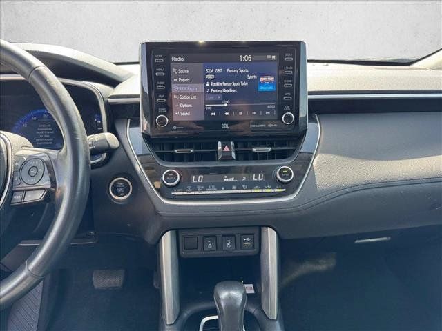 Used 2022 Toyota Corolla Cross XLE w/ Convenience Package AWD/4WD image 12