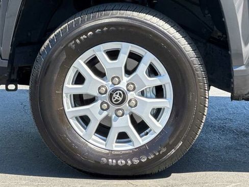 Used 2025 Toyota Tacoma SR5 AWD/4WD image 24