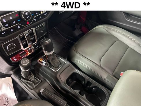 Used 2024 Jeep Gladiator Mojave AWD/4WD image 6