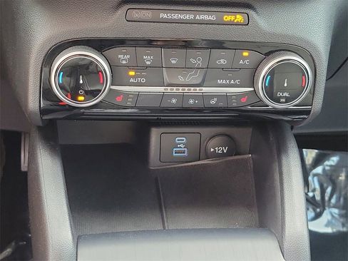 Used 2022 Ford Escape SEL image 30