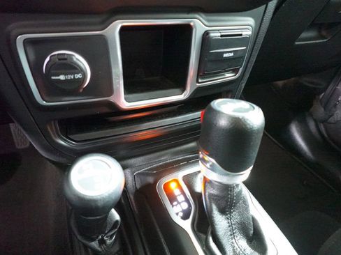 Used 2018 Jeep Wrangler Unlimited Sport image 20