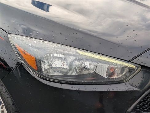 Used 2017 Ford Focus ST image 9