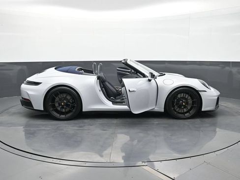 Certified 2026 Porsche 911 Carrera GTS RWD image 30