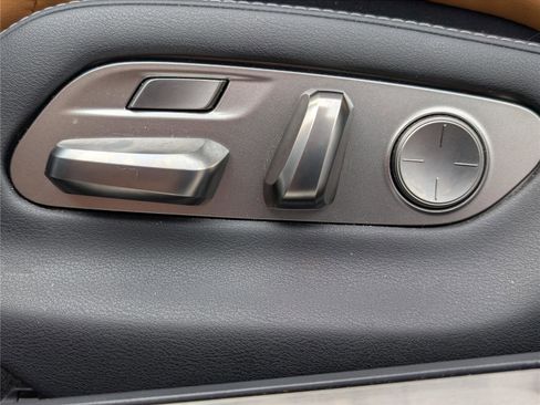 Certified 2022 Lexus LS 500 AWD w/ Luxury Package image 23