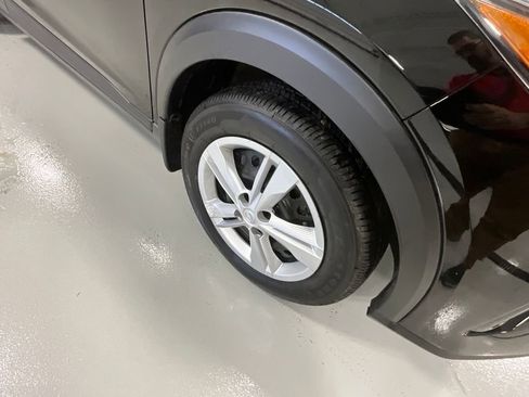 Certified 2025 Nissan Kicks Play S image 11