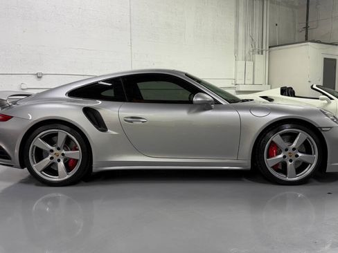 Used 2017 Porsche 911 4 Coupe AWD/4WD image 8
