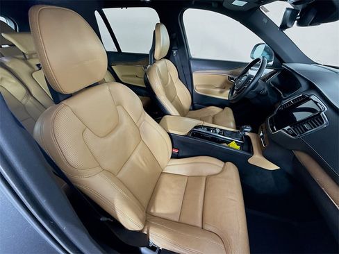 Used 2017 Volvo XC90 T6 Inscription w/ Vision Package image 30