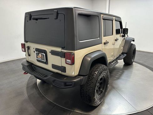 Used 2018 Jeep Wrangler Unlimited Rubicon w/ Connectivity Group image 13