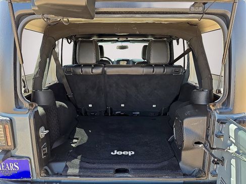 Used 2014 Jeep Wrangler Unlimited Rubicon AWD/4WD image 15