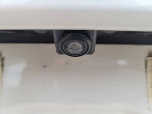 Used 2023 Nissan Rogue S AWD/4WD image 8