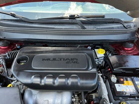 Used 2019 Jeep Cherokee Latitude Plus AWD/4WD image 13