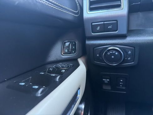 Used 2020 Ford Expedition Platinum image 21