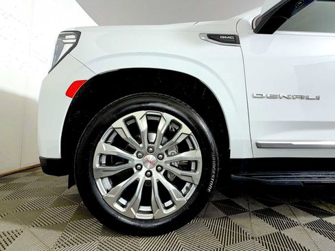 Used 2023 GMC Yukon XL Denali image 8