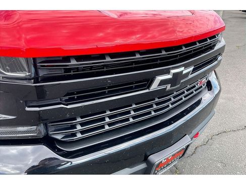 Used 2022 Chevrolet Silverado 1500 LT Trail Boss AWD/4WD image 31