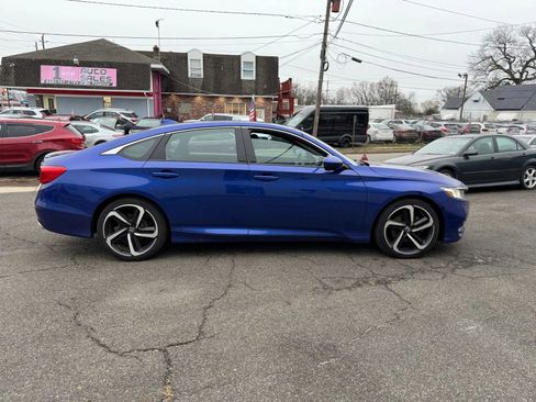 Used 2018 Honda Accord Sport image 11