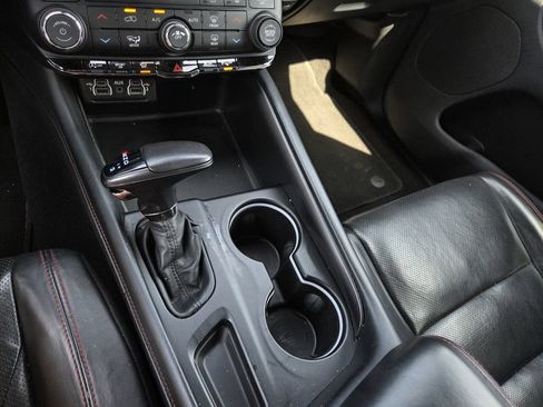 Used 2024 Dodge Durango GT RWD image 25