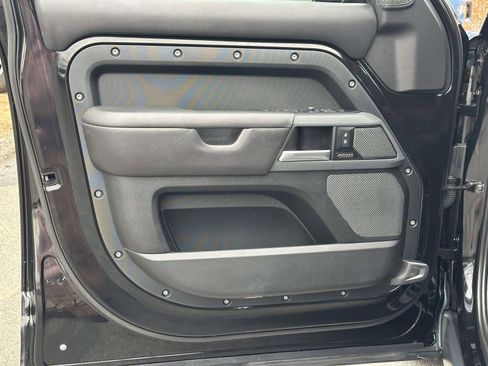 Used 2023 Land Rover Defender 110 X image 20