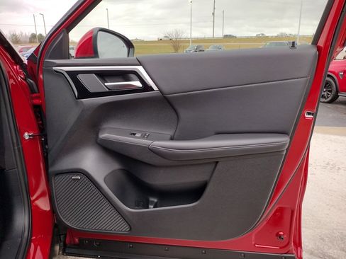 New 2025 Mitsubishi Outlander SE image 32