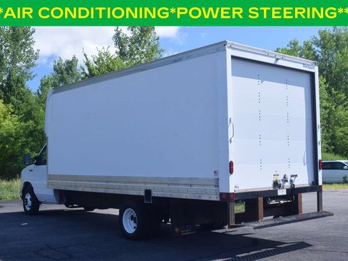 Used 2022 Ford E-350 and Econoline 350 Super Duty RWD image 6