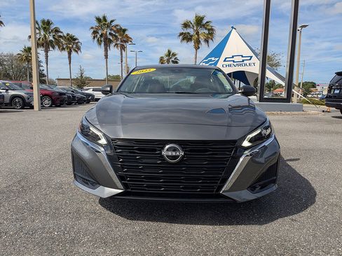 Used 2025 Nissan Altima 2.5 SV FWD image 31