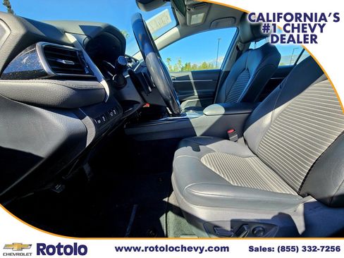 Used 2020 Toyota Camry SE w/ Carpet Mat Package image 15