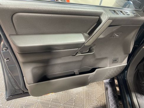 Used 2006 Nissan Titan LE w/ (R02) LE Off-Road Pkg image 32