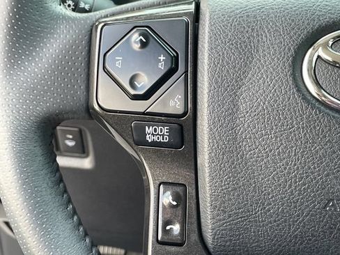 Used 2022 Toyota 4Runner TRD Off-Road Premium AWD/4WD image 20