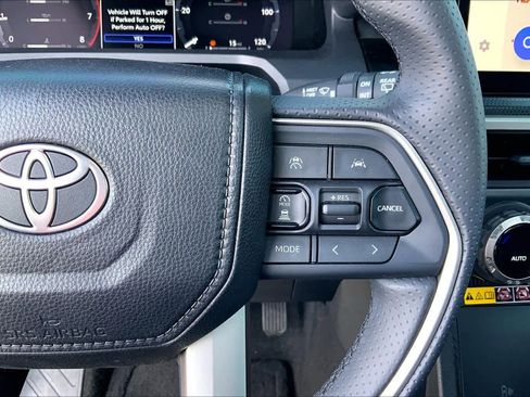 Used 2025 Toyota 4Runner Limited image 25