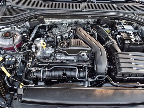 Used 2025 Volkswagen Jetta SE image 27