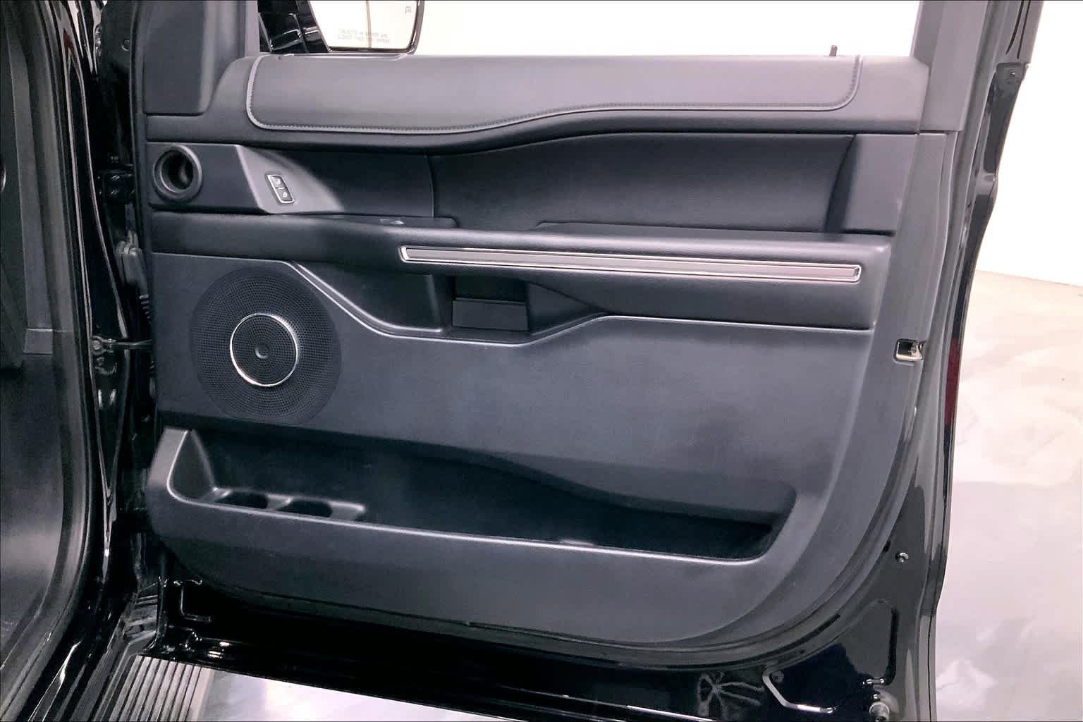 Used 2019 Ford Expedition XLT w/ Equipment Group 201A RWD image 20