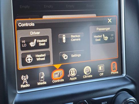 Used 2017 Jeep Grand Cherokee Altitude image 3