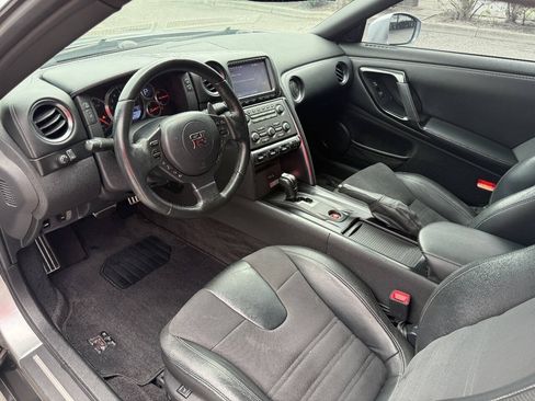 Used 2016 Nissan GT-R Premium AWD/4WD image 12