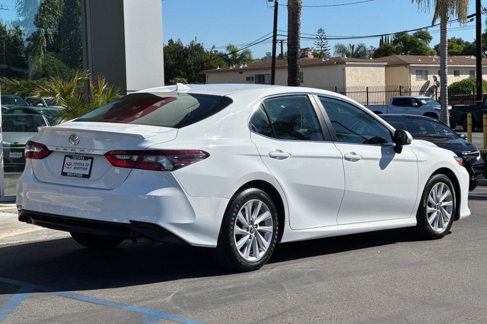 Used 2022 Toyota Camry LE w/ Carpet Mat Package (TMS) FWD image 5