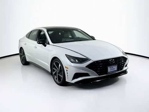 Used 2022 Hyundai Sonata SEL Plus image 3