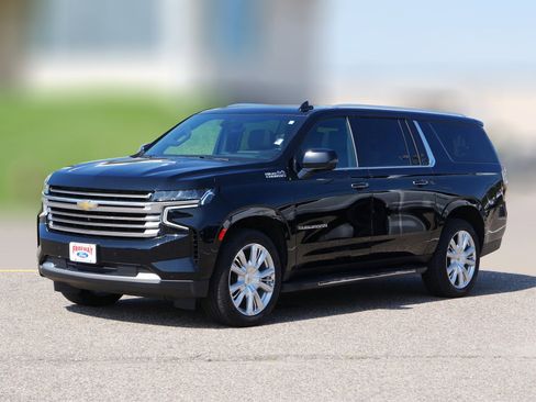 Used 2023 Chevrolet Suburban High Country w/ Max Trailering Package image 1