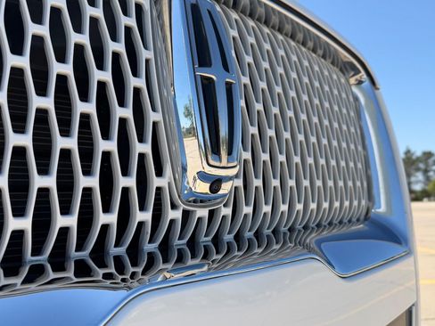 Used 2024 Lincoln Navigator L Reserve AWD/4WD image 15