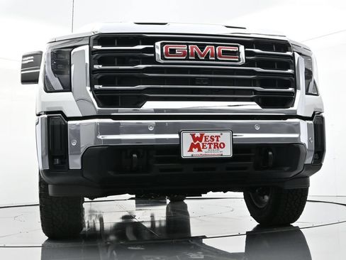 Used 2025 GMC Sierra 3500 SLE w/ SLE Value Package AWD/4WD image 29