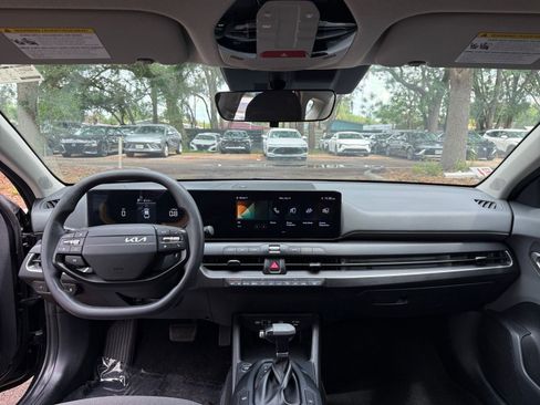 Used 2025 Kia K4 FWD image 31