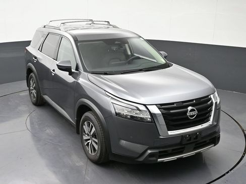 Used 2024 Nissan Pathfinder SL AWD/4WD image 22
