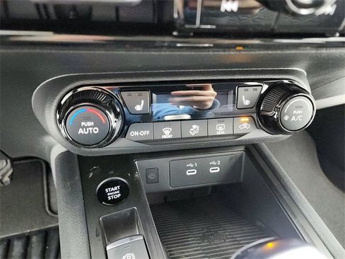 New 2026 Nissan Kicks SV w/ SV Premium Package image 29