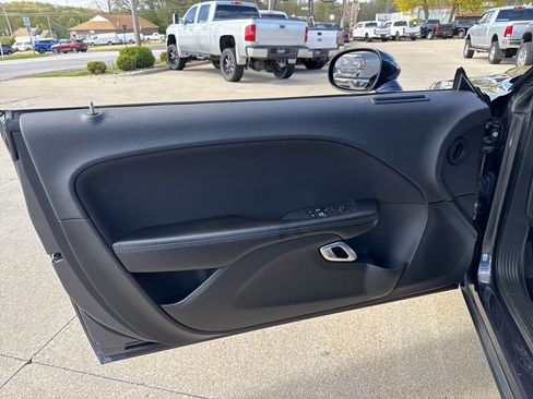 Used 2018 Dodge Challenger SXT RWD image 21