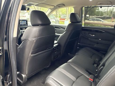 Certified 2025 Honda Pilot EX-L image 13