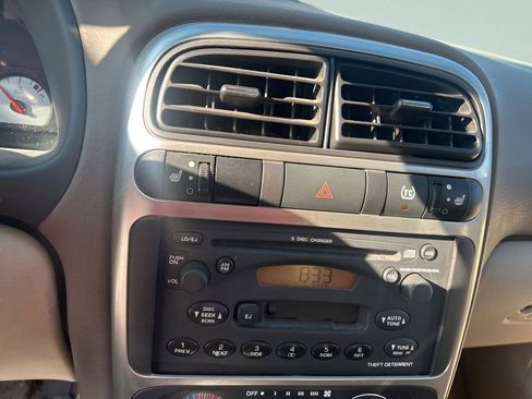 Used 2004 Saturn L-Series L300 image 18