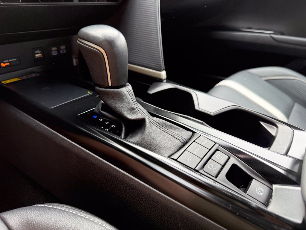 Certified 2025 Toyota Camry SE FWD image 25