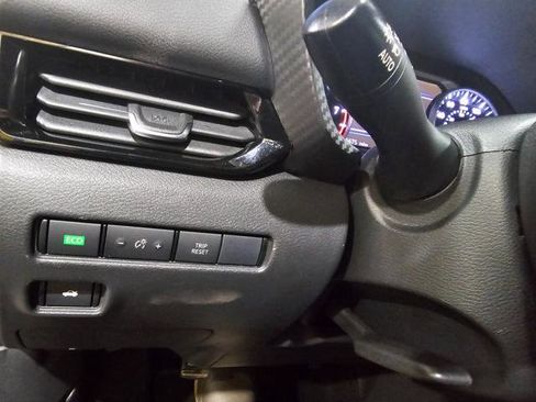 Used 2022 Nissan Sentra SV w/ Trunk Package image 9