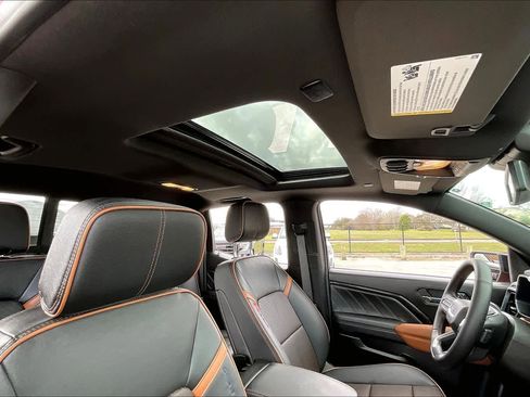 Used 2026 GMC Canyon AT4 w/ Technology Plus Package image 28