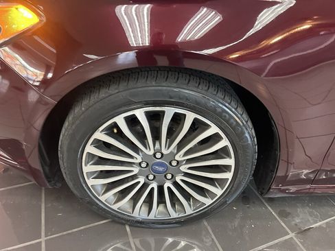 Used 2018 Ford Fusion SE w/ Fusion SE Technology Package image 32