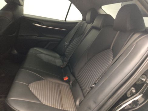 Used 2021 Toyota Camry SE FWD image 18
