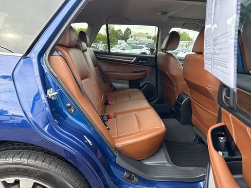 Used 2017 Subaru Outback 2.5i Touring w/ Popular Package #5A AWD/4WD image 10